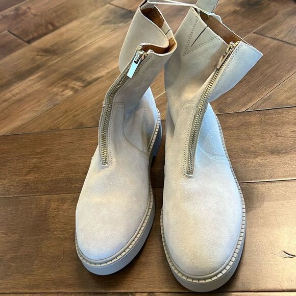 Andre Assous Vernon Water-Resistant Suede Bootie – Light Grey – Size 11 (NWOB) - Picture 2 of 8